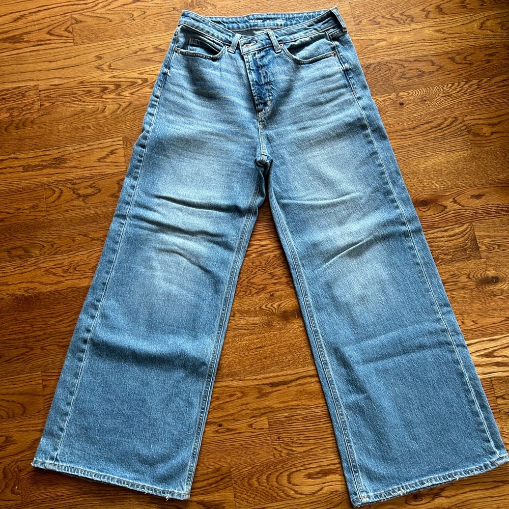 Women’s Old Navy size 10 Sky Hi A-Line Wide Leg jeans